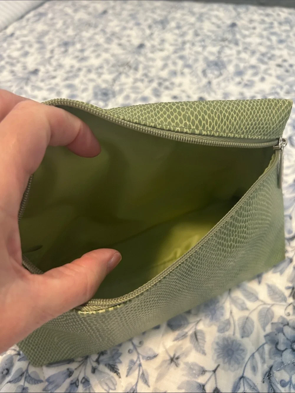 Clinique Faux Snakeskin Green Cosmetic Makeup Bag Set – 2 Piece